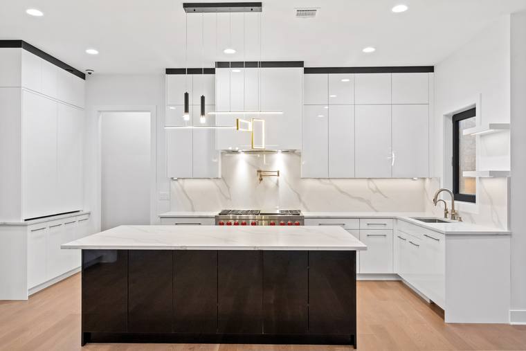 Gloss kitchen & curved stair, Livingston, NJ